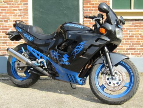 Suzuki GSX 600 F met Duitse Brief 25 kW