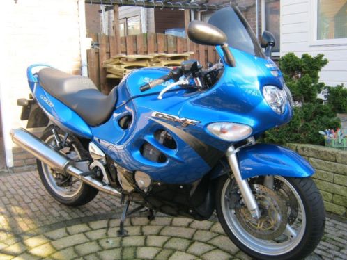 Suzuki GSX 600f  BJ 2001 Weinig KM 18500