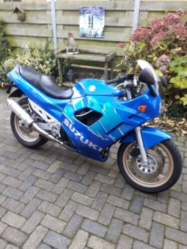 Suzuki GSX 750f