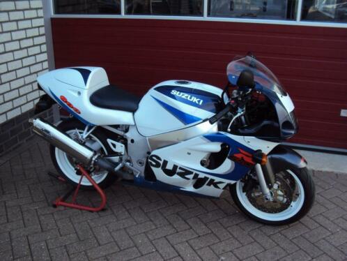 suzuki GSX-R 600 GSXR 600 Srad weinig KM