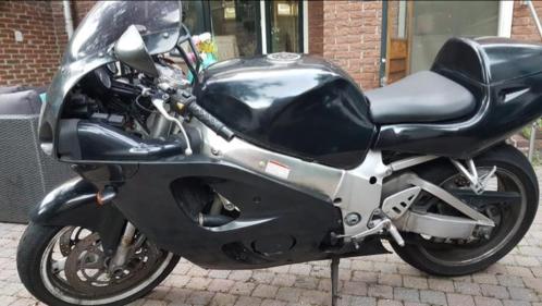 SUZUKI GSX R 750 srad BJ 98