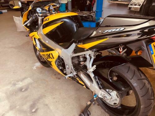 Suzuki GSX-R750