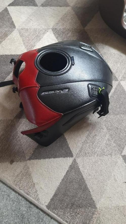 Suzuki GSX- S1000 Bagster tank cover