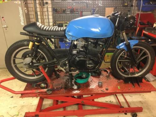 Suzuki Gsx400E caferacer project