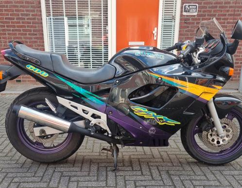 Suzuki GSX600F uit 98 met 25d. Km. zo ingeruild zo weer weg