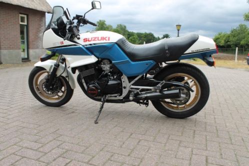 Suzuki GSX750es