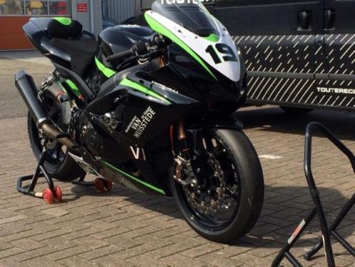 Suzuki GSXR 1000 K8 Superbike racer. VERKOCHT