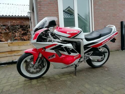 Suzuki GSXR 750 1991 oliegekoelde motor GSX-R