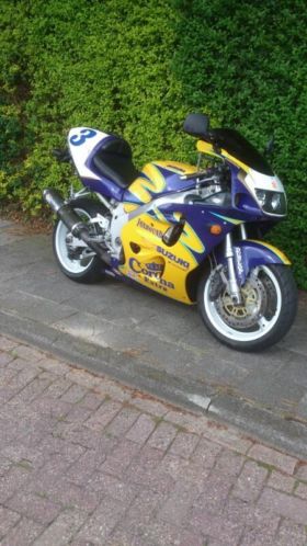 Suzuki gsxr 750 srad gsx r s rad corona