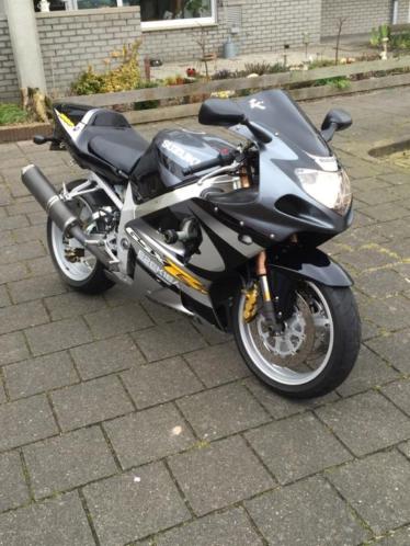 Suzuki gsxr k1 1000 bwj 2001 37 dkm TOP STAAT