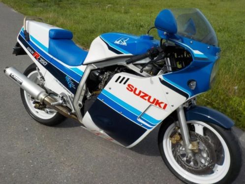 Suzuki GSXR750 de eerste.. (bj 1985)