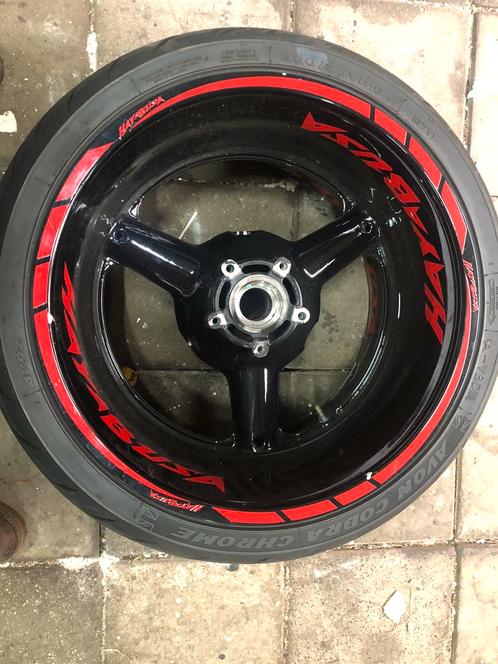 Suzuki Hayabusa. Verbrede en iets verlengde achterbrug.