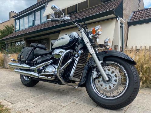 Suzuki Intruder VL800 Volusia2002TreeplankValbeugelUSB