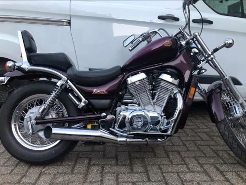 Suzuki intruder vs750 in zeer mooie staat en onderhouden.