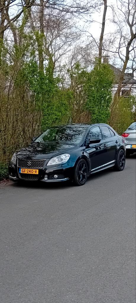 Suzuki Kizashi 2.4 CVT I-awd 2011 Zwart op lpg