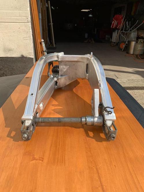 Suzuki rgv 250 achterbrug. Voorvork