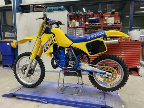 Suzuki RM250 1987 perfect ongerestaureerd schuurvondst.