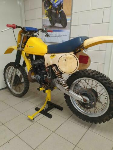 Suzuki rm400 rm 400