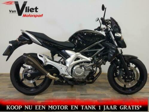 SUZUKI SFV 650 GLADIUS Als nieuw.(model 2012) 35KW optie A2