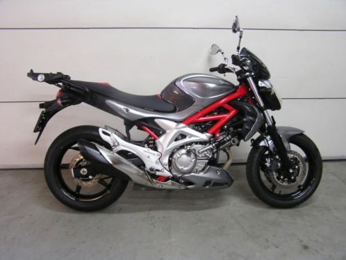 Suzuki SFV-650 GLADIUS (bj 2011)