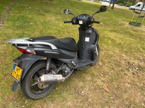 Suzuki Sixteen UX 150 Motorscooter