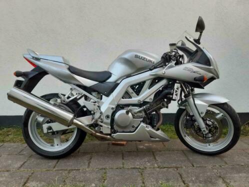 Suzuki SV 650 bouwjaar 2004 (nieuw model)