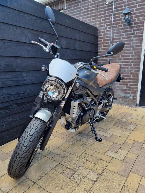 Suzuki sv650 Scrambler met weinig kilometers