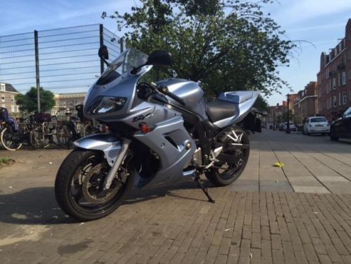 Suzuki sv650s in uitstekende staat, weinig KM en met extra039s