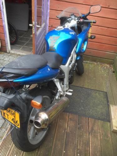 Suzuki SV650S met glijschade