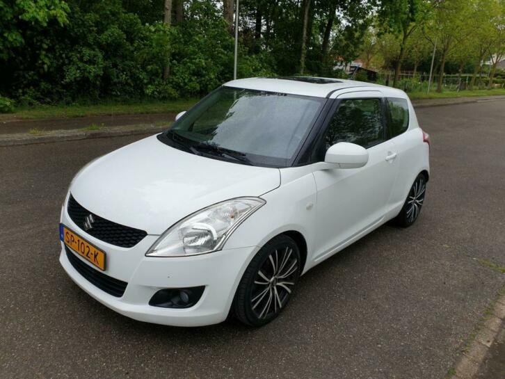 Suzuki Swift 1.2 3-D 2011.. full option.. zeer netjes..