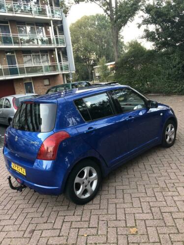 Suzuki Swift 1.3 5 DEURS  AIRCO  NAVI  93PK VASTE PRIJS