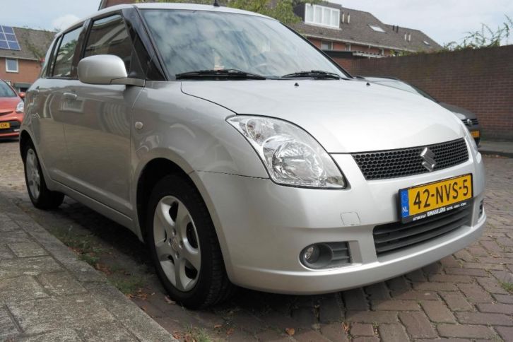 Suzuki Swift 1.3 5D 2005 Grijs