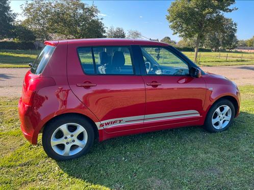 Suzuki Swift 1.3 5D 2005 Rood