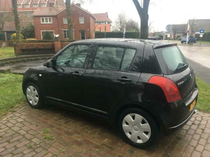 Suzuki Swift 1.3 5D 2007 Zwart metallic  111.263 km