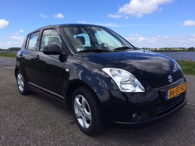 Suzuki Swift 1.3 5DRS 2006 Zwart (airco)