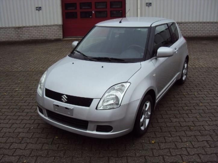 Suzuki Swift 1.3 exclusive  63441 Kms (bj 2006)