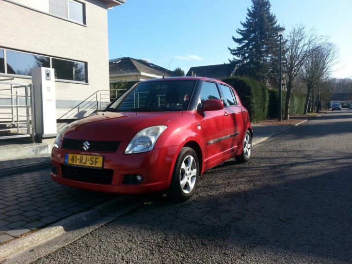 Suzuki Swift 1.5 5D 2005 Rood
