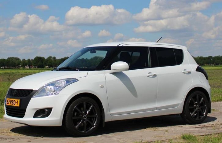 Suzuki Swift met led achterlichten, xenon en 17inch Borbets