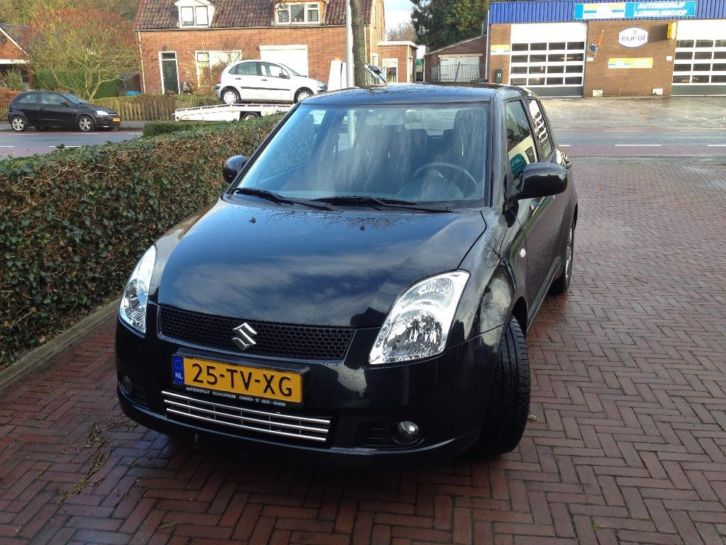 Suzuki Swift Shogun 1.3 5DRS 2007 Zwart. 1e eigenaar