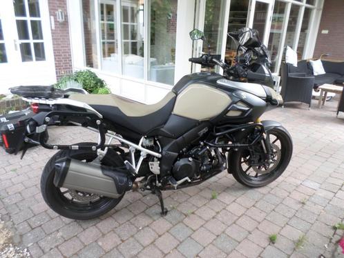 Suzuki V-Strom DL1000 van 2014, met koffers en extras