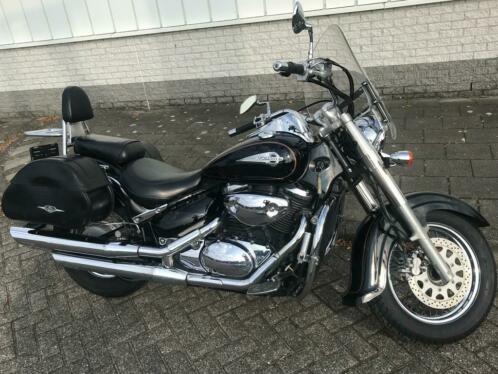 Suzuki VL 800 Intruder met veel extras