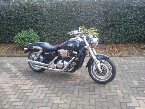 SUZUKI VZ 1600 MARAUDER bj 11-2007 met 4800km. 