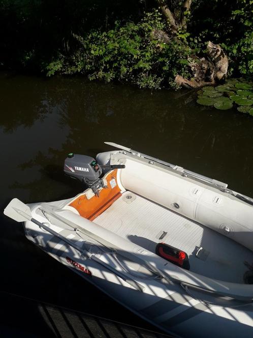 Suzumar rubberboot zonder motor,met kunstof bodem plaat.