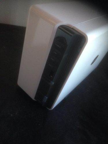 Synology ds209 zonder schijven