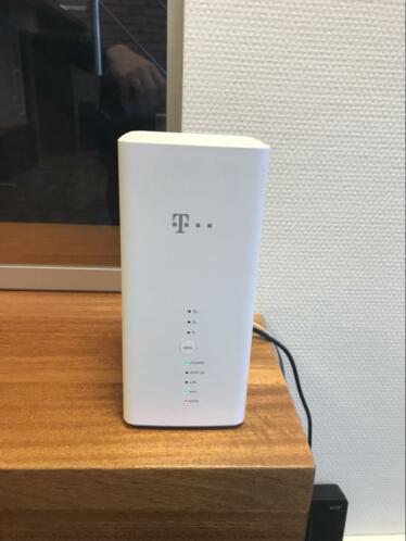 T- Mobile Huawei B618s-22d Router 600 MBps wit