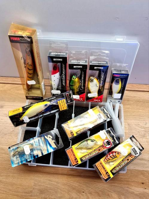 TackleBox (4)  10 pluggen  SPRO SAVAGE G SALMO RAPTURE