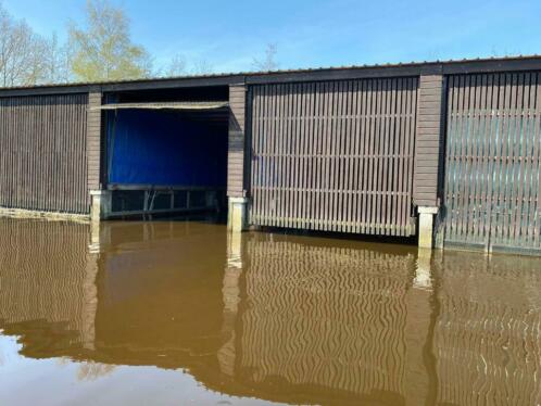 Te Huur Boothuis 12x4mtr Centraal Friese meren gebied