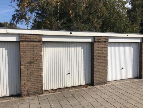 TE HUUR div. garageboxen stalling garage opslag in Naarden
