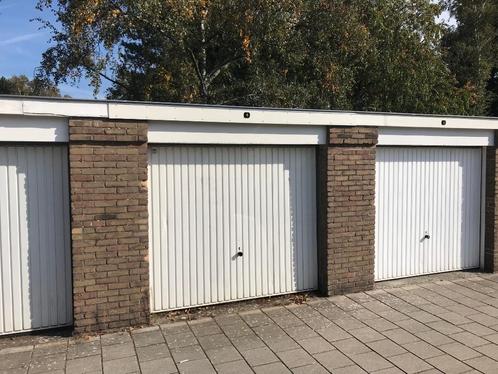 TE HUUR diverse garageboxen in Naarden