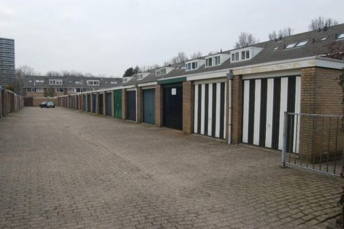 Te huur garage  garagebox in Zaandam met elektriciteit 